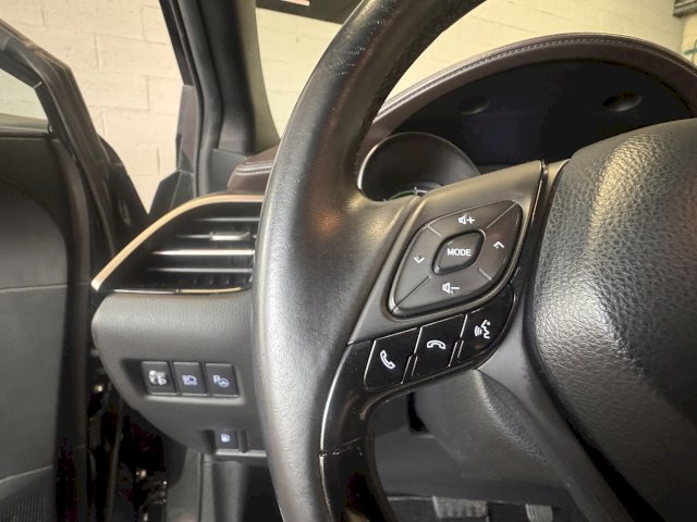 Toyota Toyota C-Hr 122h Distinctive 2WD E-CVT