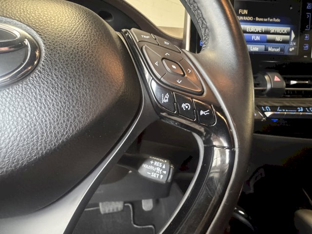Toyota Toyota C-Hr 122h Distinctive 2WD E-CVT