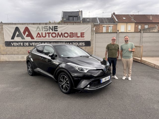 Toyota Toyota C-Hr 122h Distinctive 2WD E-CVT