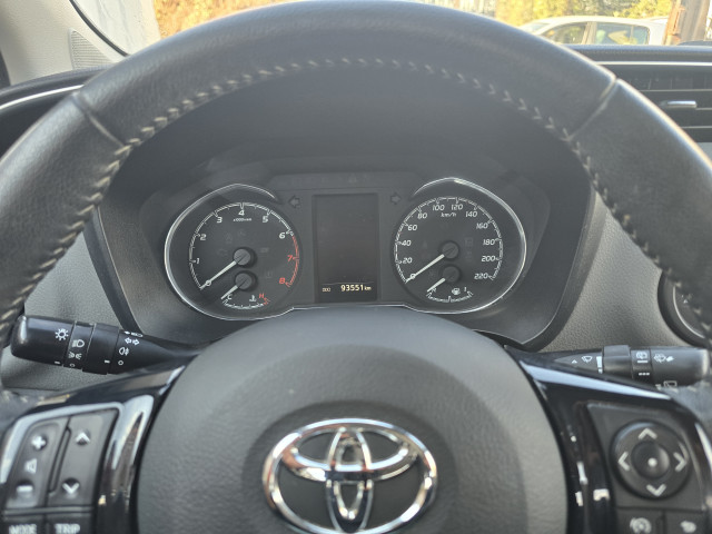 Toyota Toyota Yaris III 110 VVT-i France Connect 5p RC19