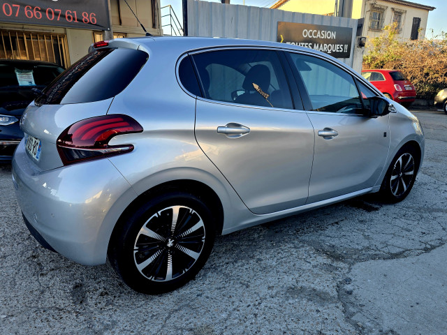 Peugeot Peugeot 208 1.2 110ch Tech Edition S&S 5p