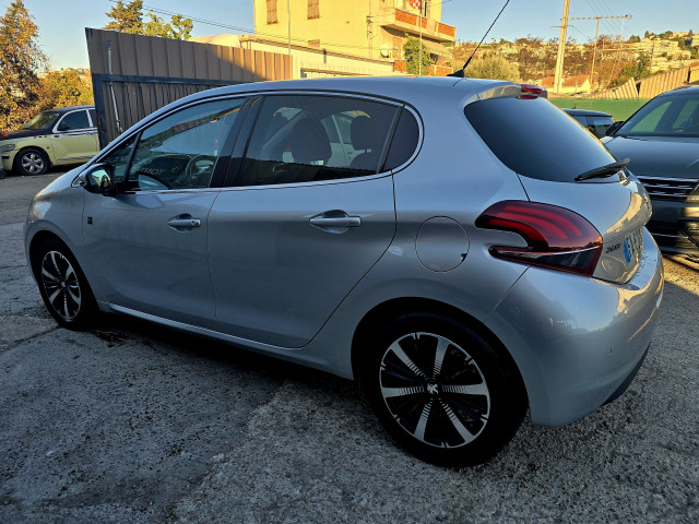 Peugeot Peugeot 208 1.2 110ch Tech Edition S&S 5p
