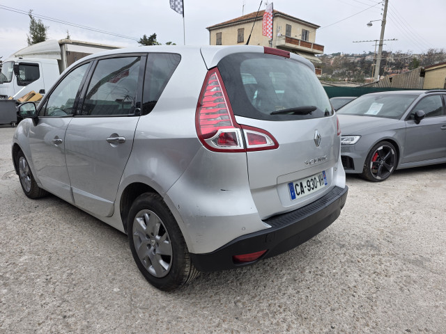 Renault Renault Scenic III 1.5 dCi 110ch Toit ouvrant eco²