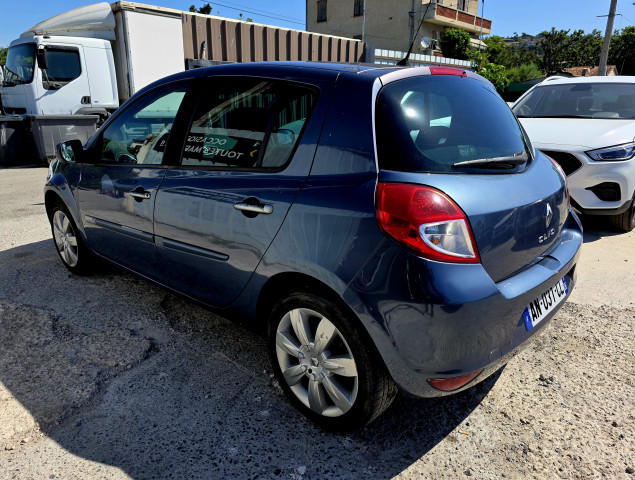 Renault Renault Clio III phase 2 1.5 dCi 70ch Night & Day