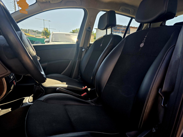 Renault Renault Clio III phase 2 1.5 dCi 70ch Night & Day