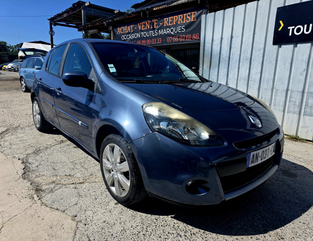 Renault Renault Clio III phase 2 1.5 dCi 70ch Night & Day