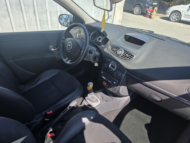 Renault Renault Clio III phase 2 1.5 dCi 70ch Night & Day
