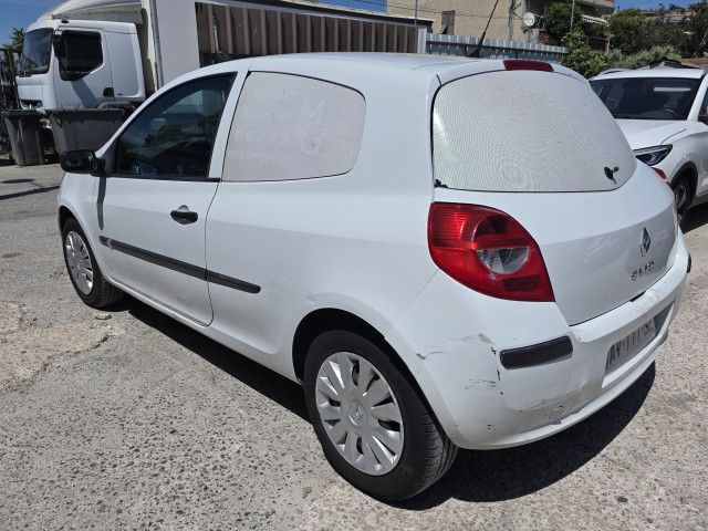 Renault Renault Clio III dCi 70ch Société 2 places Clim