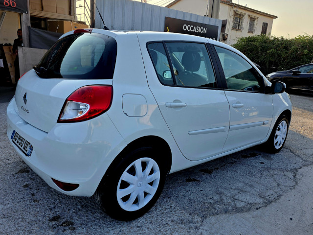 Renault Renault Clio III (B/C85) 1.5 dCi 70ch Dynamique 5p