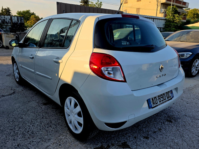 Renault Renault Clio III (B/C85) 1.5 dCi 70ch Dynamique 5p