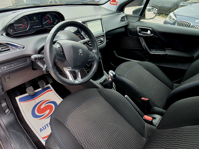 Peugeot Peugeot 208  1.2 PureTech 82ch Style 5p