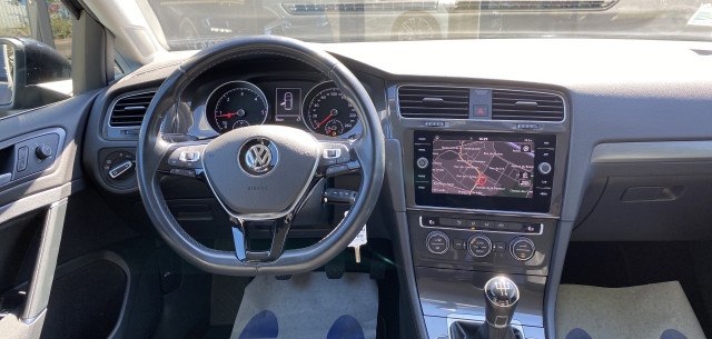 Volkswagen Volkswagen Golf VII 1.6 TDI 115ch BlueMotion Technology FAP Confortline Business 5p