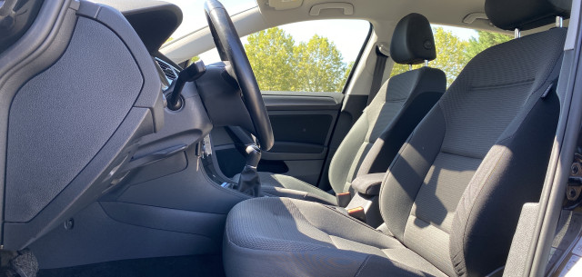 Volkswagen Volkswagen Golf VII 1.6 TDI 115ch BlueMotion Technology FAP Confortline Business 5p