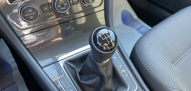 Volkswagen Volkswagen Golf VII 1.6 TDI 115ch BlueMotion Technology FAP Confortline Business 5p