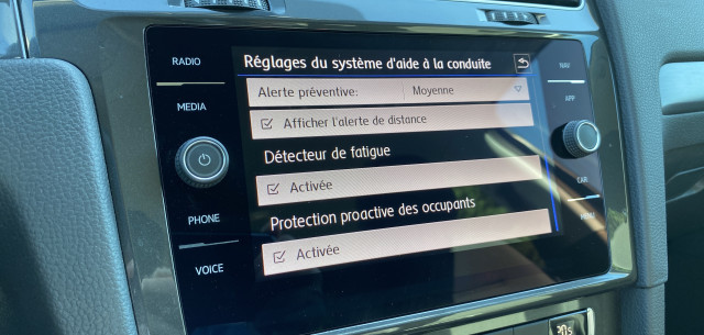 Volkswagen Volkswagen Golf VII 1.6 TDI 115ch BlueMotion Technology FAP Confortline Business 5p