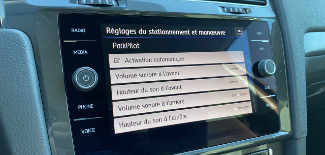 Volkswagen Volkswagen Golf VII 1.6 TDI 115ch BlueMotion Technology FAP Confortline Business 5p