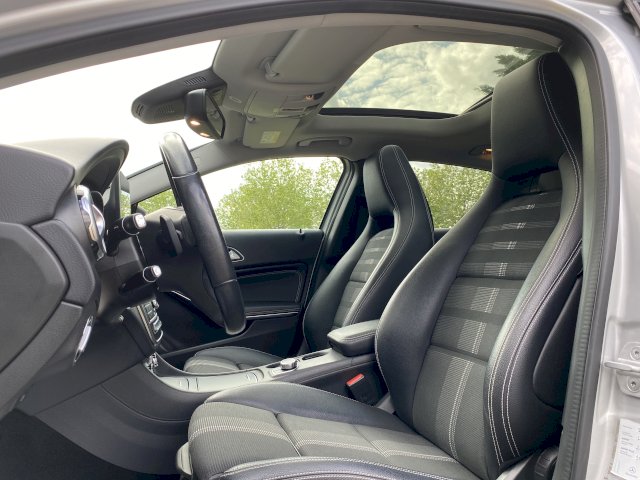 Mercedes-Benz Mercedes-Benz Classe GLA I (X156) 200 Sensation 7G-DCT