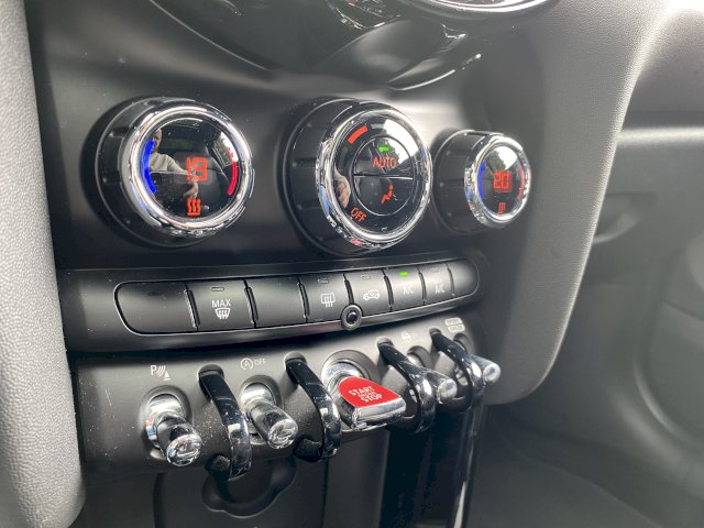 Mini Mini  III (F56) Cooper S 178ch Edition Camden BVA7