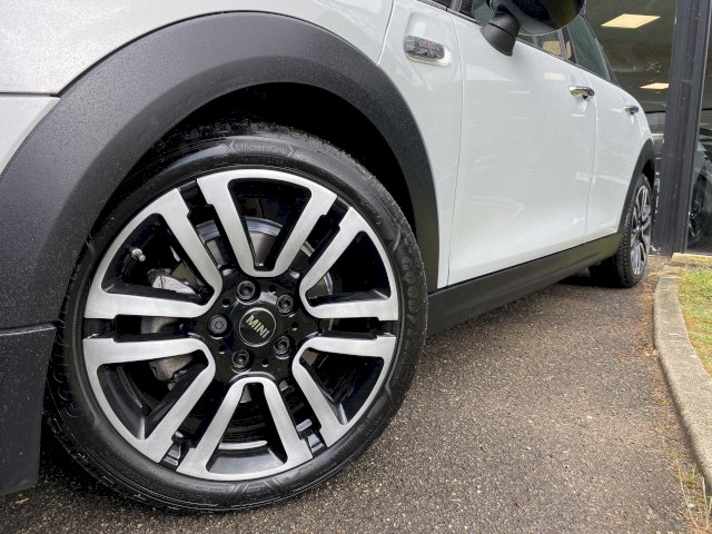 Mini Mini  5p Cooper 136ch Edition Greenwich BVA7 109g