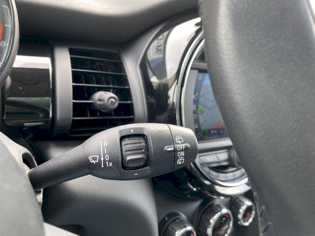 Mini Mini  5p Cooper 136ch Edition Greenwich BVA7 109g