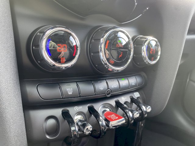Mini Mini  5p Cooper 136ch Edition Greenwich BVA7 109g