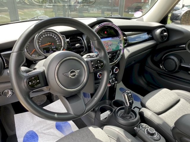 Mini Mini  III (F56) Cooper 136ch Edition Camden BVA7
