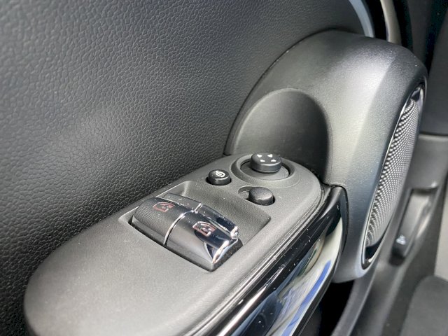 Mini Mini  III (F56) Cooper 136ch Edition Camden BVA7