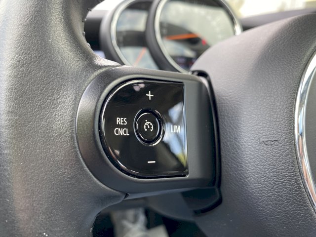 Mini Mini  III (F56) Cooper 136ch Edition Camden BVA7