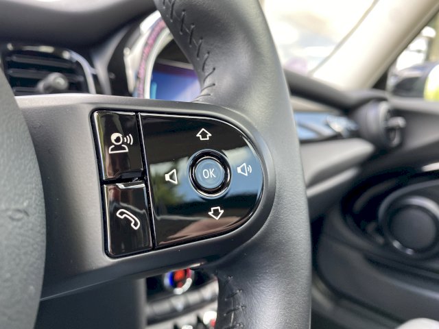 Mini Mini  III (F56) Cooper 136ch Edition Camden BVA7
