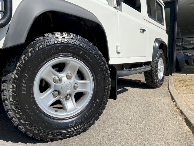 Land-Rover Land-Rover Defender II HT 90 2.4 TD E
