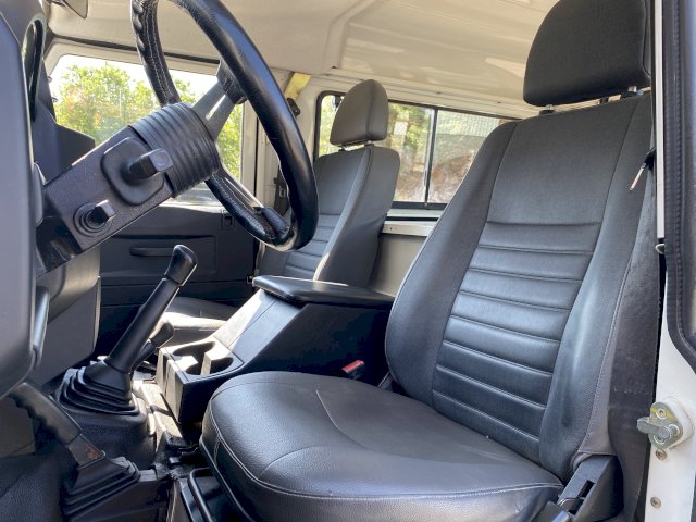 Land-Rover Land-Rover Defender II HT 90 2.4 TD E