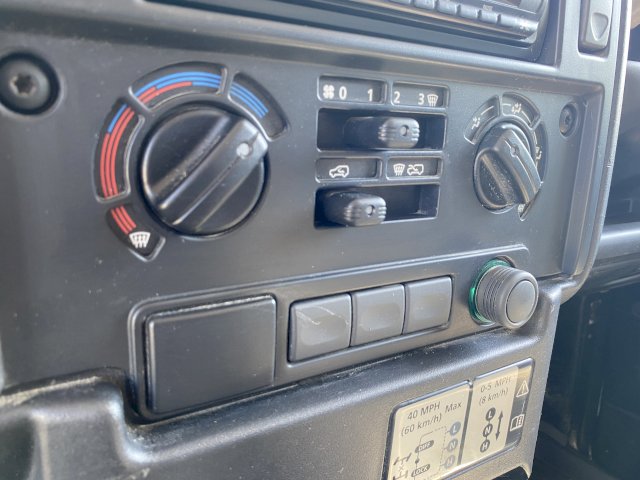 Land-Rover Land-Rover Defender II HT 90 2.4 TD E