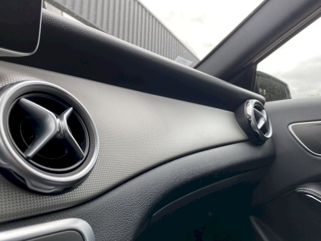Mercedes-Benz Mercedes-Benz Classe GLA I (X156) 200 d Sensation 7G-DCT