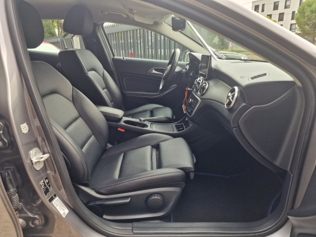 Mercedes-Benz Mercedes-Benz Classe GLA I (X156) 180 Sensation 7G-DCT