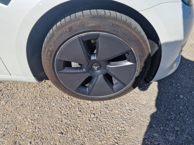 Tesla Tesla Model 3  Standard RWD Plus MY22