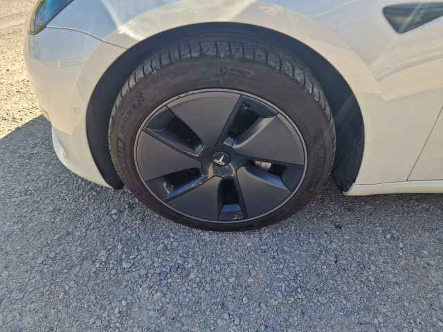 Tesla Tesla Model 3  Standard RWD Plus MY22