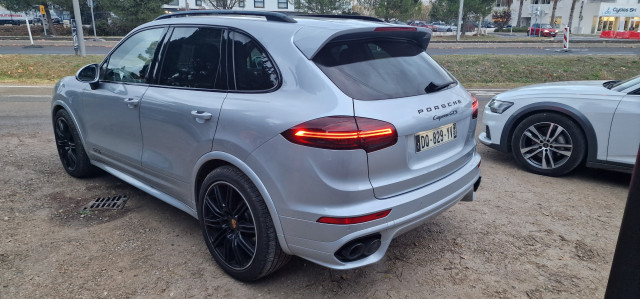 Porsche Porsche Cayenne II (958) 3.6 440ch GTS