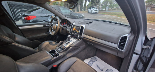 Porsche Porsche Cayenne II (958) 3.6 440ch GTS