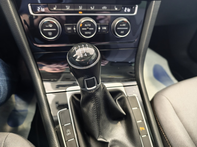 Volkswagen Volkswagen Golf VII 1.6 TDI 110ch BlueMotion Technology FAP Allstar 5p