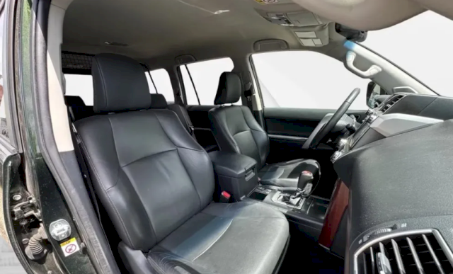 Toyota Toyota Land Cruiser X 190 D-4D FAP Légende BVA 5p