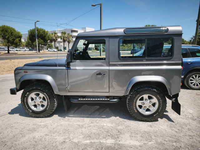Land-Rover Land-Rover Defender II HT 90 2.4 TD E