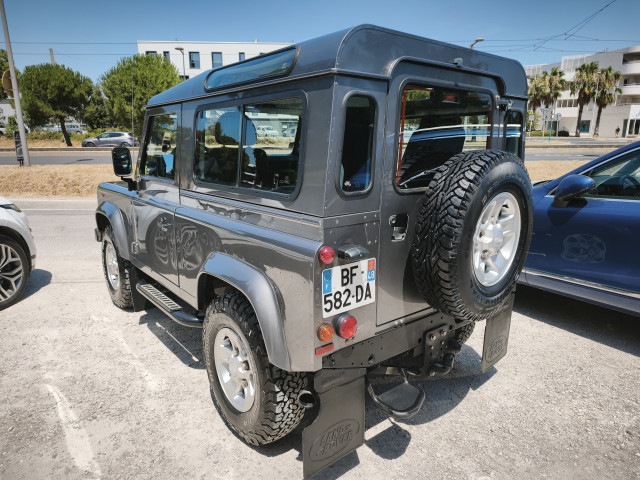 Land-Rover Land-Rover Defender II HT 90 2.4 TD E