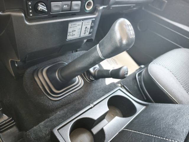 Land-Rover Land-Rover Defender II HT 90 2.4 TD E