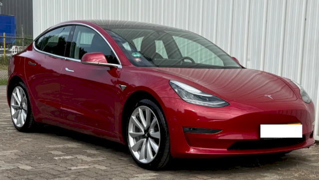 Tesla Tesla Model 3 Long-Range RWD