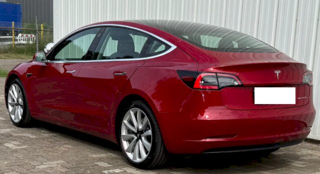 Tesla Tesla Model 3 Long-Range RWD