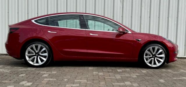 Tesla Tesla Model 3 Long-Range RWD