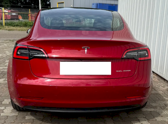 Tesla Tesla Model 3 Long-Range RWD