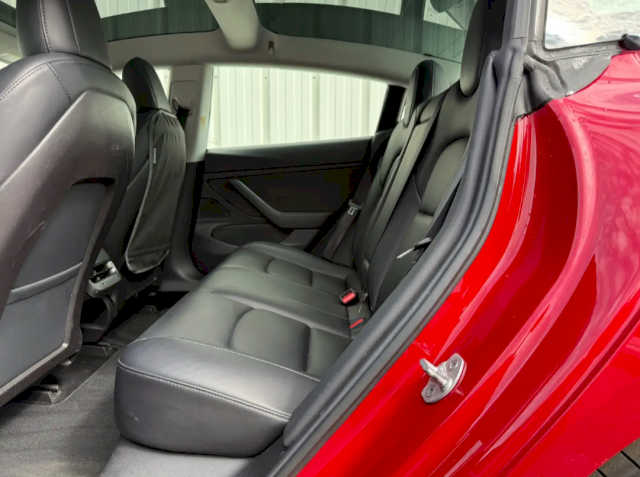 Tesla Tesla Model 3 Long-Range RWD