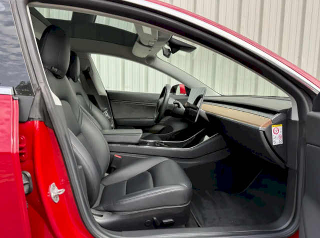 Tesla Tesla Model 3 Long-Range RWD
