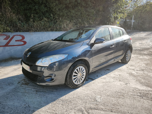 Renault Renault Megane III (B95) 1.5 dCi 110ch FAP Expression EDC eco²